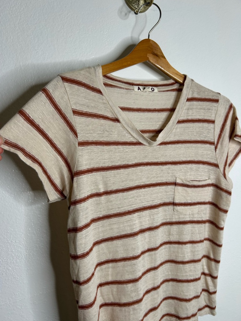 AMO Neutral Striped Lightweight V - Neck T - Shirt Size Small - Picture 5 of 15